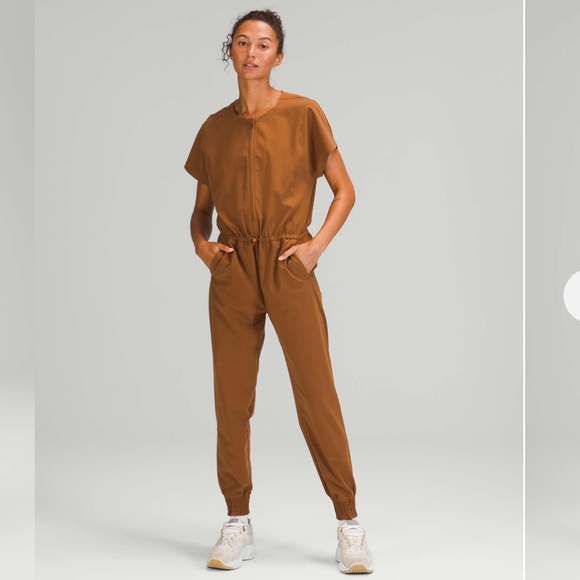 lululemon athletica Pants - Lululemon stretch travel woven jumpsuit sz 8 cooper brown